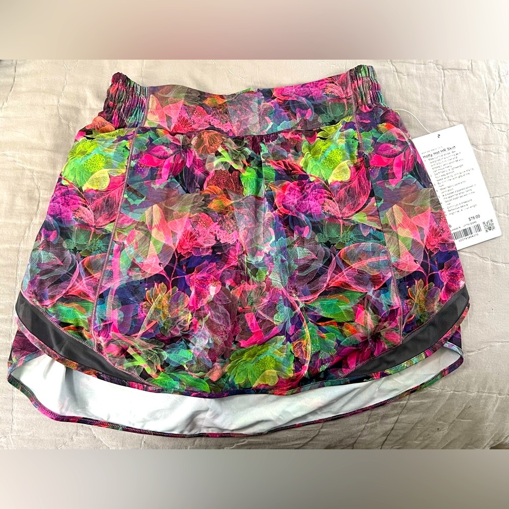 Lululemon tennis skirt, Hotty Hot HR, NWT, size 6